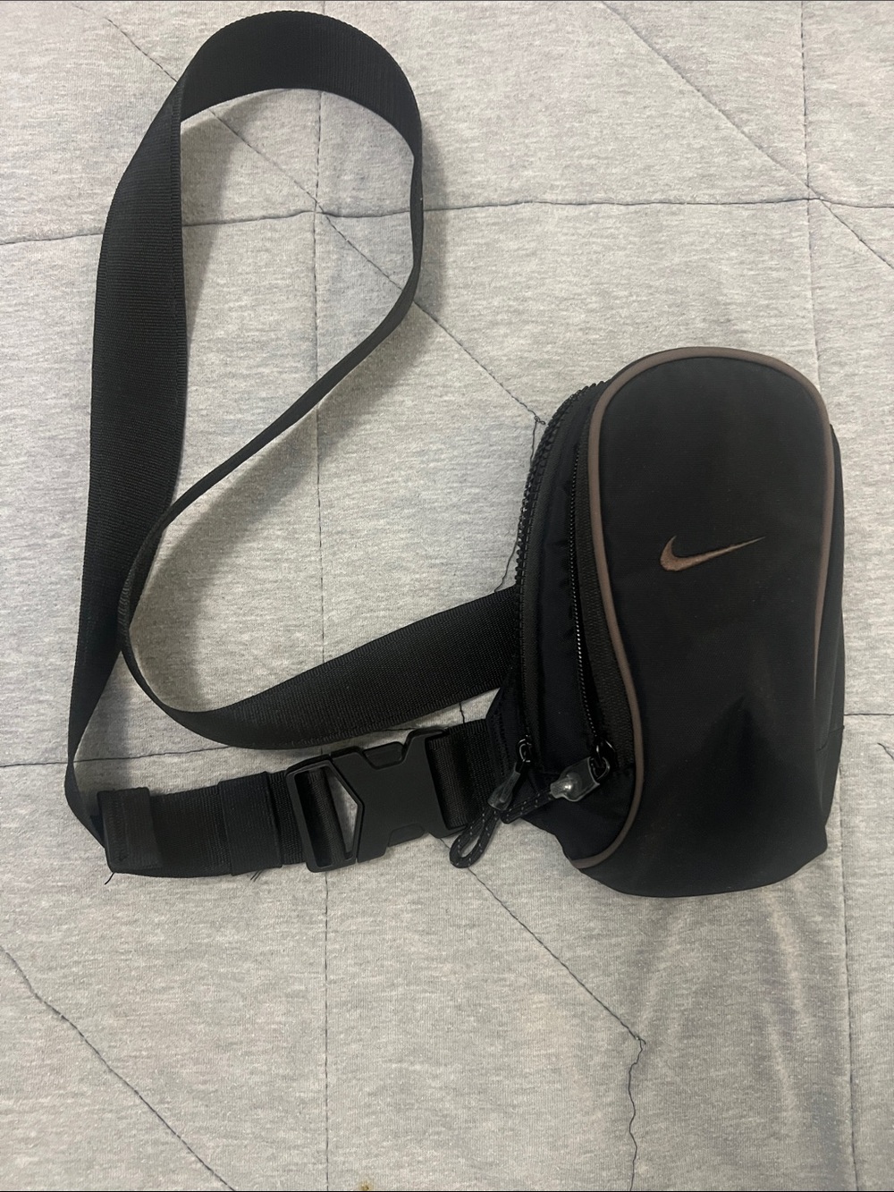 Nike Black Crossbody Belt Bag with Brown Trim